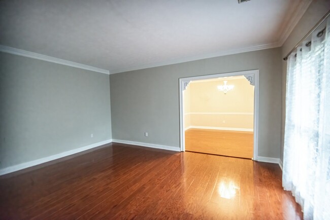 Building Photo - 7007 Dorsey Dr