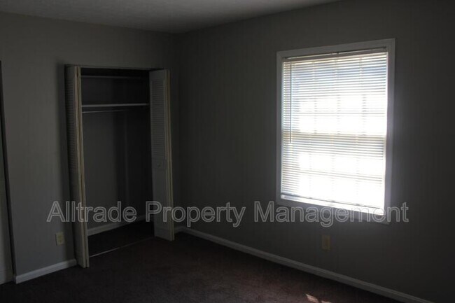 Building Photo - 2358 Grinstead Dr