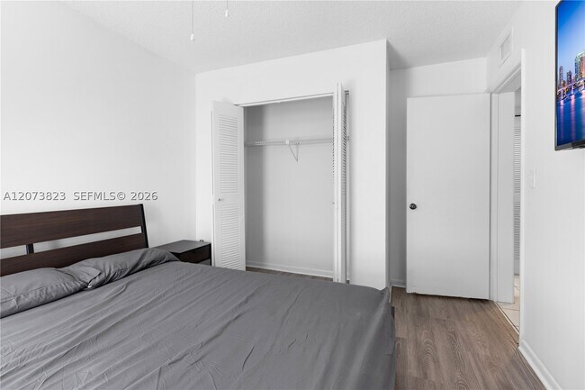 Building Photo - 12990 SW 88th Ln