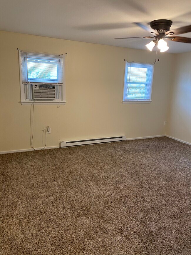 Building Photo - 480 Berkshire Ln