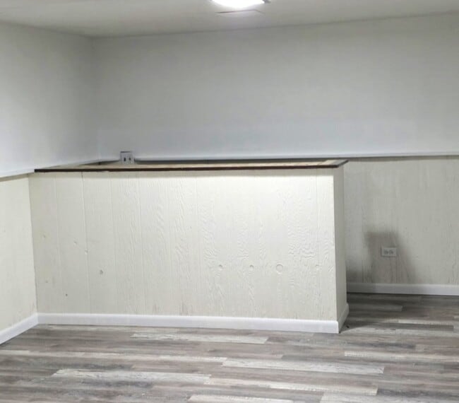 Building Photo - 1S252 Stratford Ln