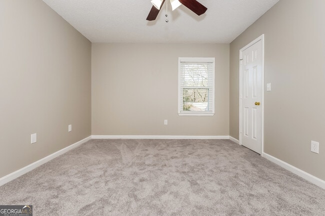 Building Photo - 105 Vesta Ct