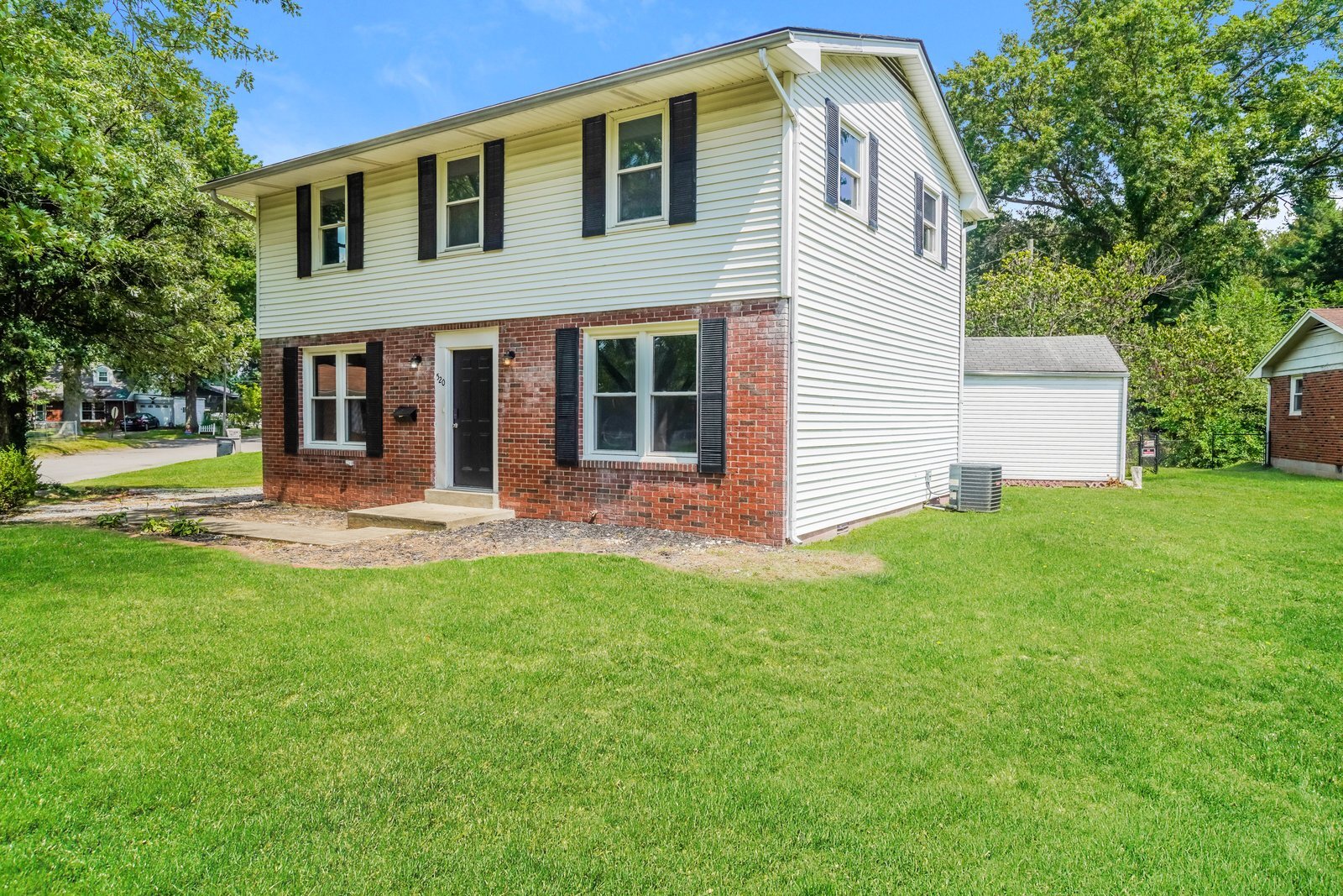 Building Photo - 520 Goyne Ave