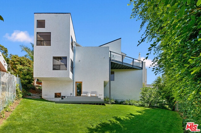 Building Photo - 2919 Valmere Dr