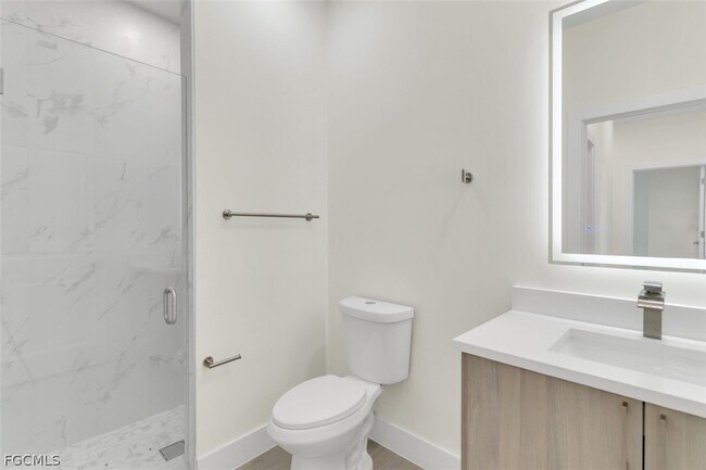 Building Photo - 1827 Embers Pkwy W