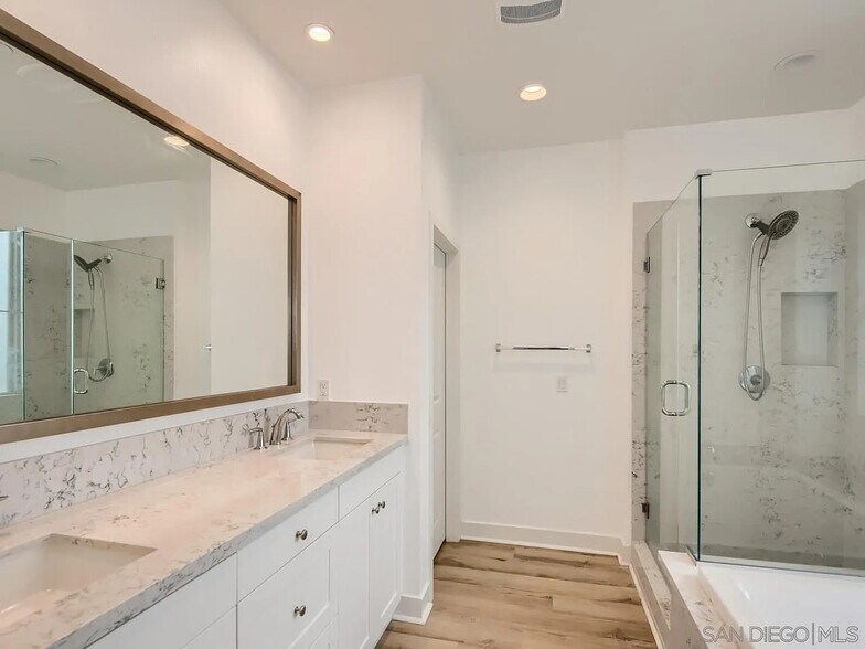 Building Photo - 8710 Barbados Ln