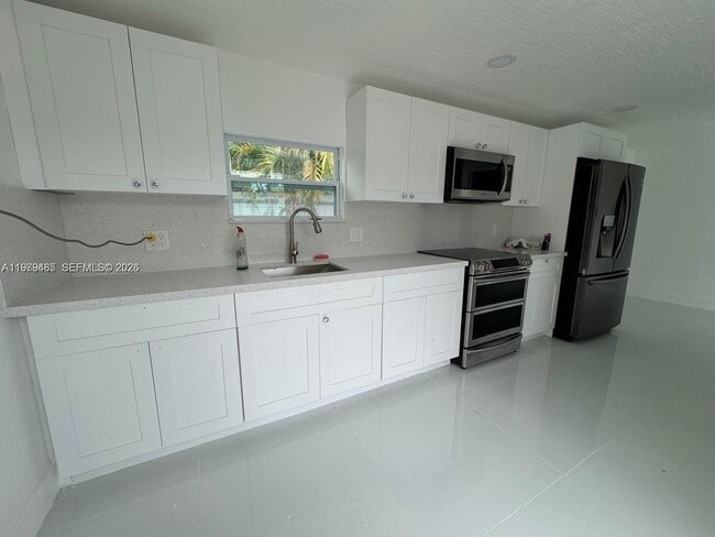 Building Photo - 3340 SW 94th Pl