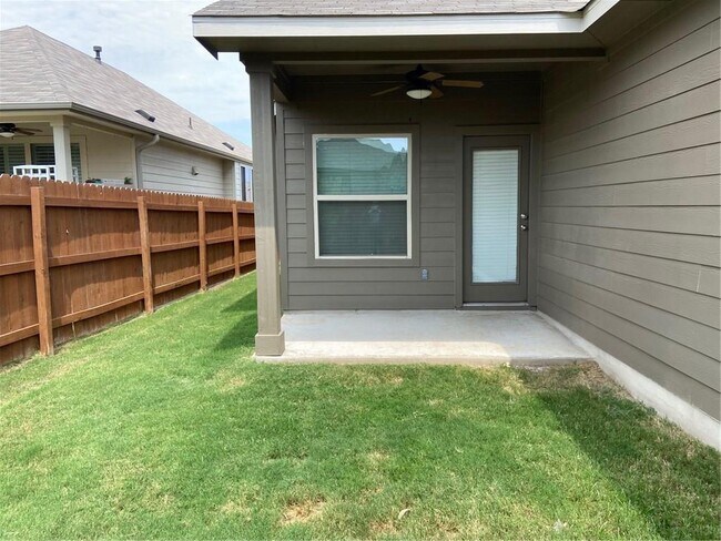 Building Photo - 428 S Brook Dr