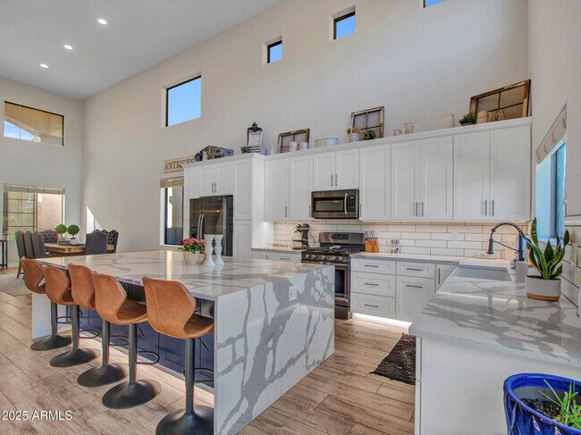 Building Photo - 4326 W Kenai Dr