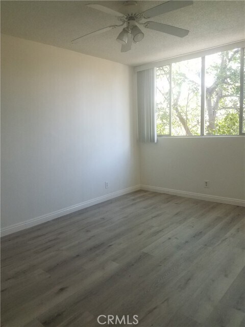 Building Photo - 6979 Palm Ct
