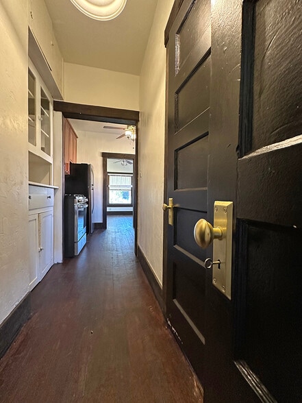 Hallway with Built Ins - 515 S 5th Ave