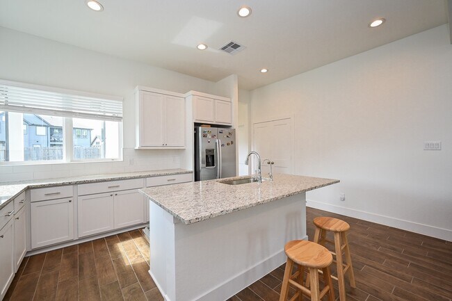 Building Photo - 1535 Cathedral Bend Drive