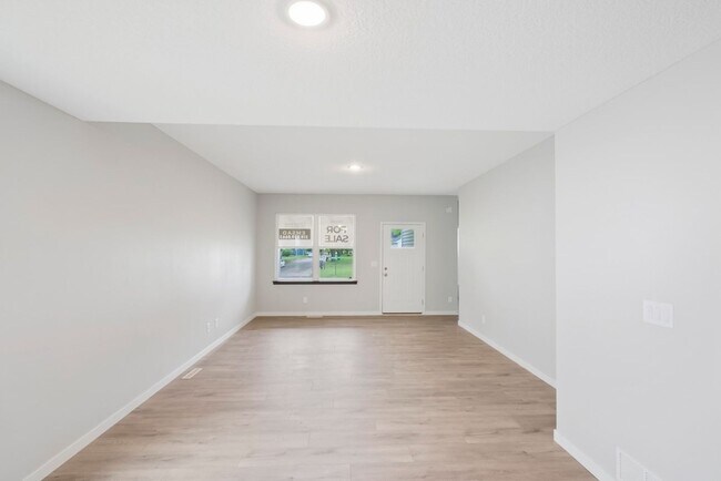 Building Photo - 127 Axlewood Dr