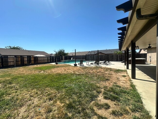 Building Photo - Hanford home w/pool coming soon!