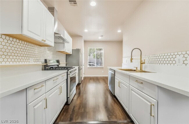 Building Photo - 10471 Masons Creek St