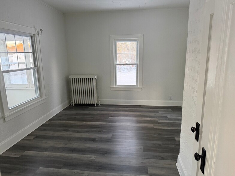 Building Photo - 236 Glenmont Rd