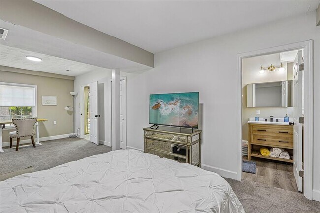 Building Photo - 3898 Skidmore Dr