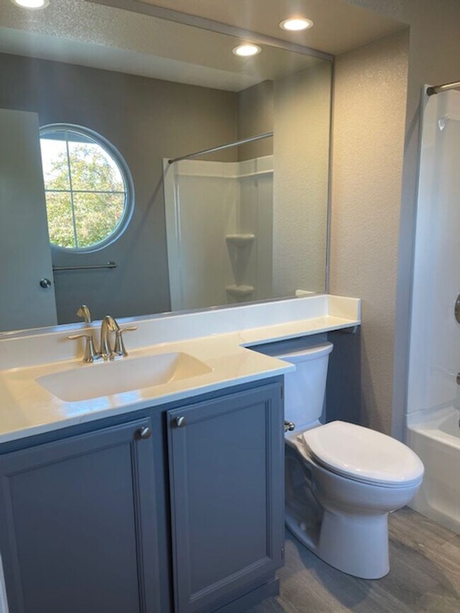 Building Photo - COMING SOON! Beautiful Home with Stunning ...