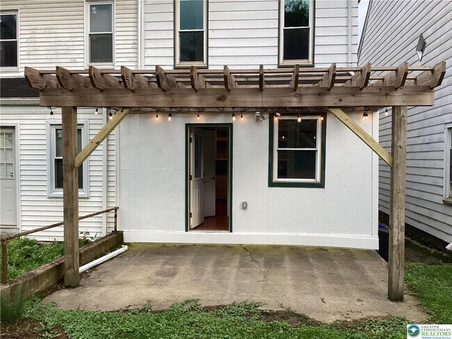 Building Photo - 809 Wood Ave
