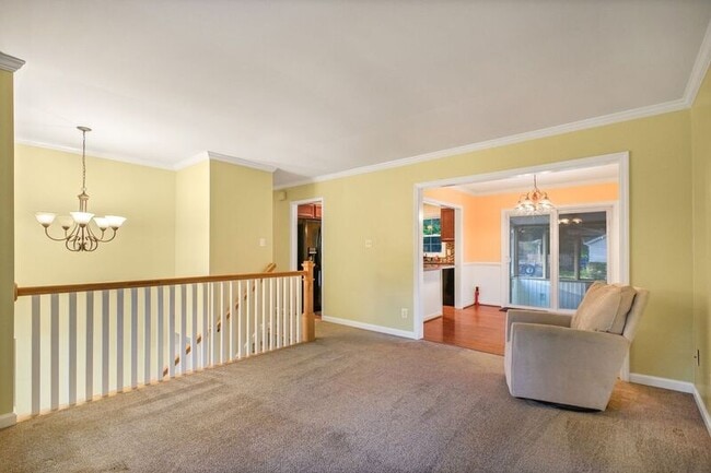 Building Photo - 948 Ficklen Rd