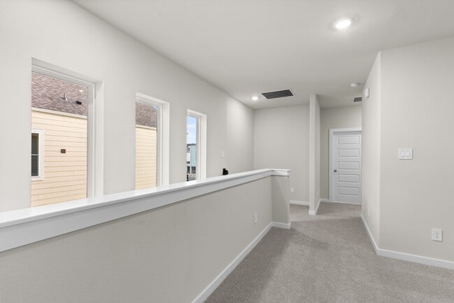 Building Photo - 2213 Bay Breeze Dr