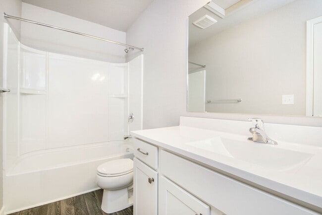 Building Photo - Newer 4 Bedroom for Lease