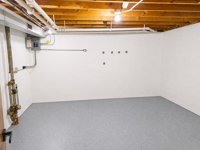 Building Photo - 7401 Ames Cir