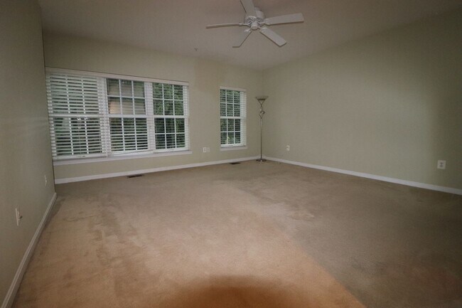 Building Photo - 4635 Battenburg Ln