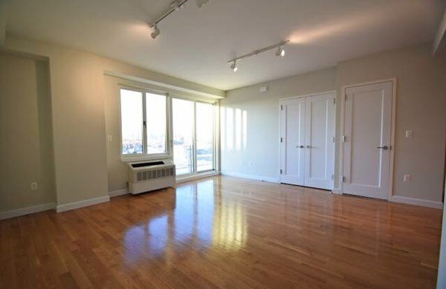 Building Photo - 278 6th St