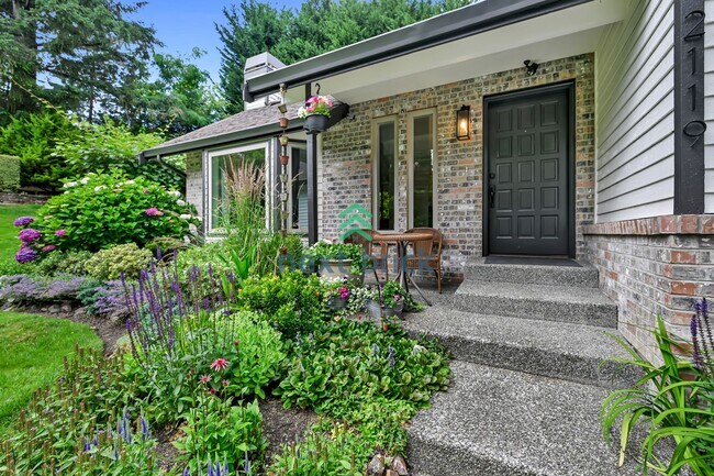 Building Photo - A fabulous 3 bedroom and 3.5 bathroom house