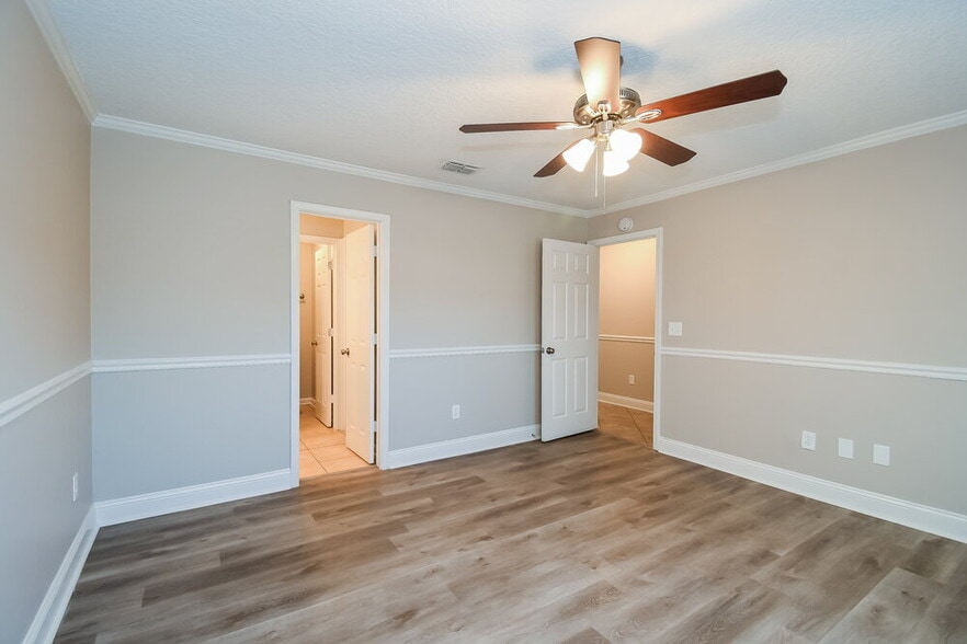 Building Photo - 3083 Wavering Ln