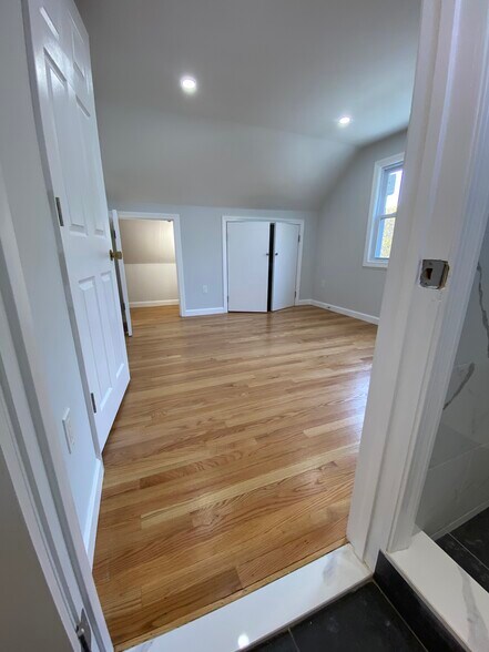 Building Photo - 48 Moulton Rd