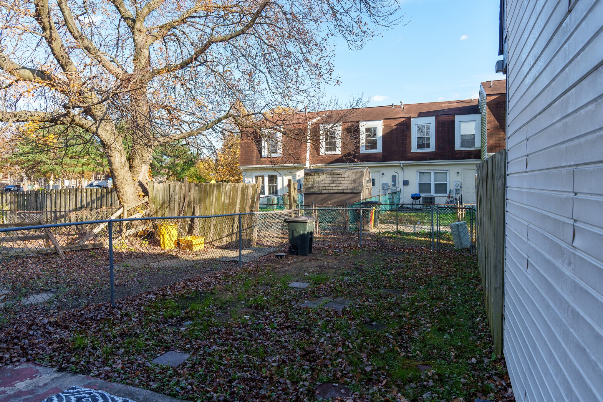 Building Photo - 8439 Pioneer Dr