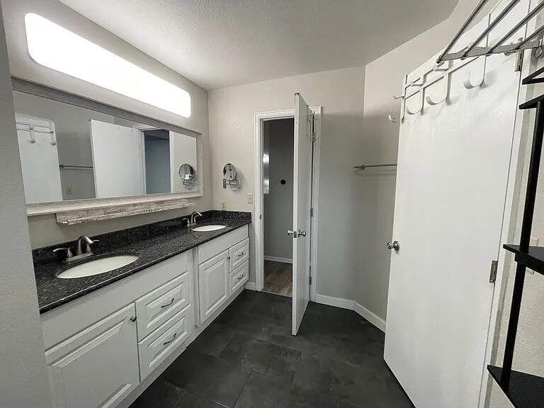 Building Photo - 3738 Rosewalk Ct