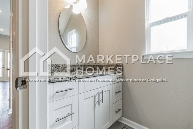 Building Photo - 2529 Tidewater Dr