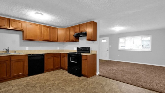 Building Photo - 1631 Lucks Rd