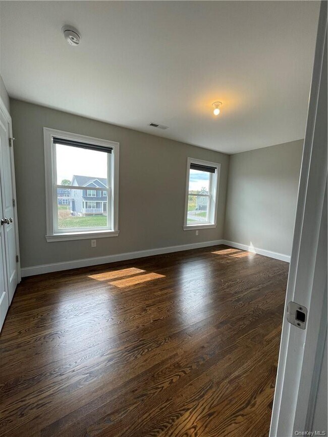 Building Photo - 88 Stratford Dr