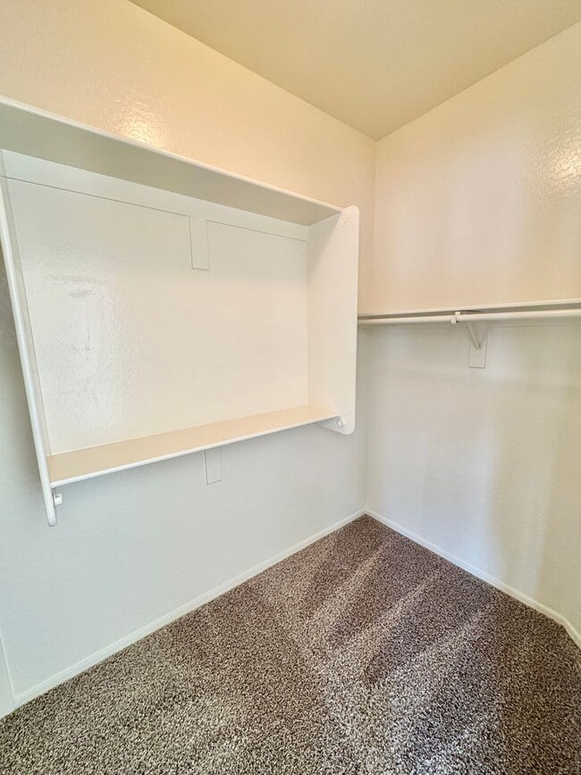 Building Photo - 314 S 117th Dr