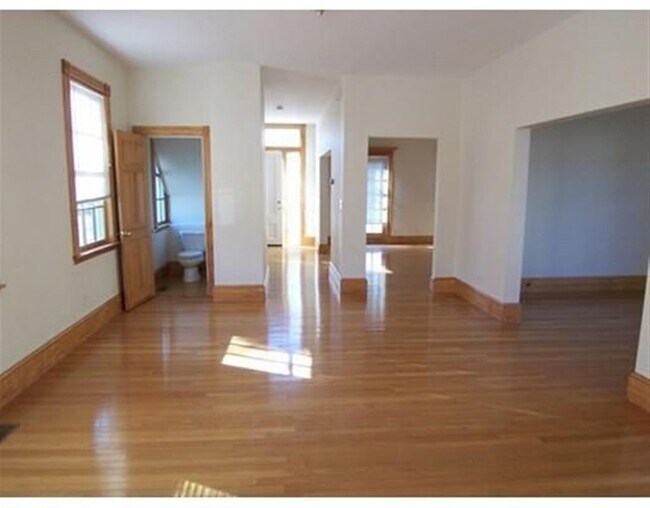 Building Photo - 267 Broadway