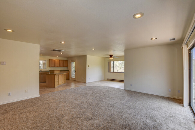 Building Photo - Beautiful home in Yavapai Hills!