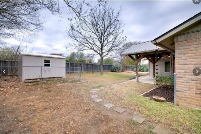 Building Photo - 6104 Bridlington Cir