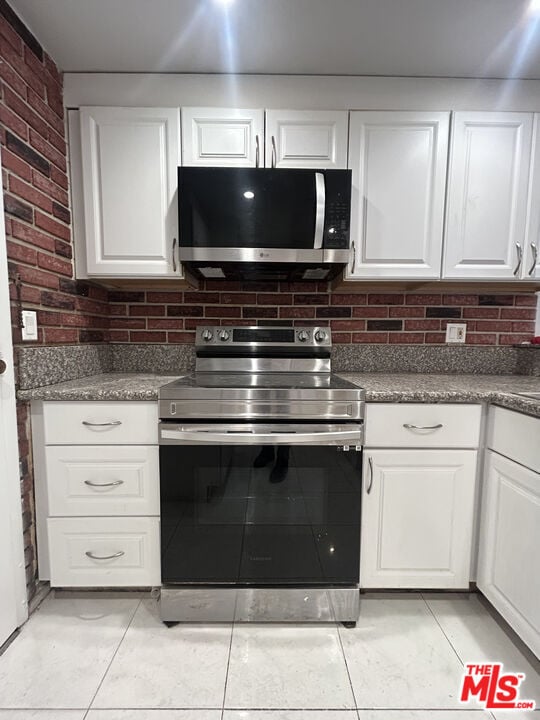 Building Photo - 14501 Tupper St