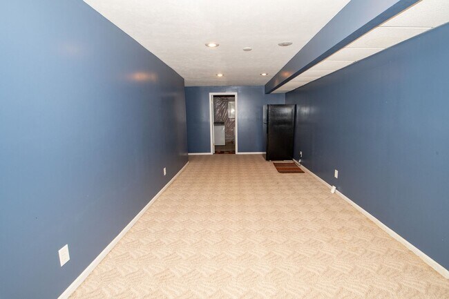 Building Photo - 4 Bedroom home in Granger, IN!