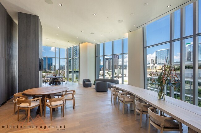 Building Photo - 1000 Auahi St