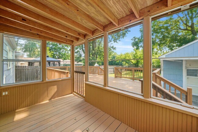 Building Photo - Charming Ranch-Style Home with New Windows...