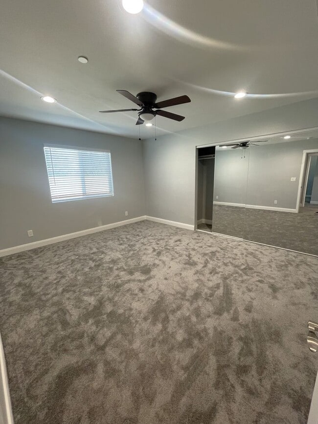 Building Photo - Gorgeous New Construction!