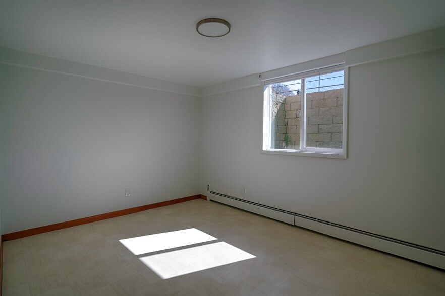 Building Photo - 540 N 83rd St