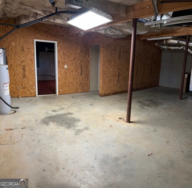 Building Photo - 1685 GA-54