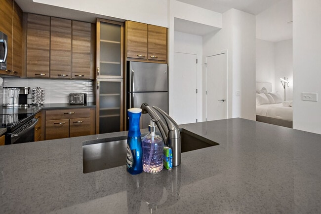 Building Photo - 1720 Saic Dr