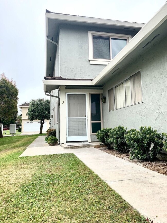 Building Photo - Upgraded Carpinteria Townhome- Great Commu...